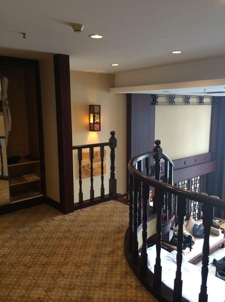 Hongyadong Hotel Чунцин Екстериор снимка