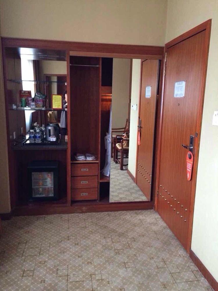 Hongyadong Hotel Чунцин Екстериор снимка