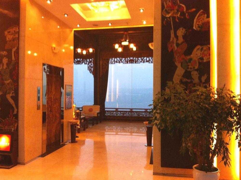 Hongyadong Hotel Чунцин Екстериор снимка